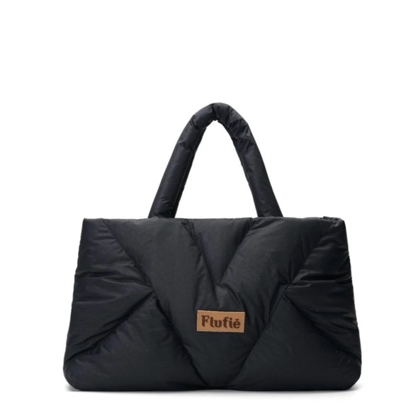 It's So Flufie Shoulder Bag Jet Black Classic Quilted. - Picture 1 of 8
